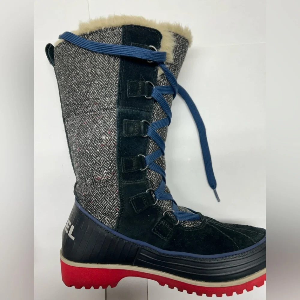 Sorel Women's Navy Blue and Red Winter Lace-Up Boots with Faux Fur Trim